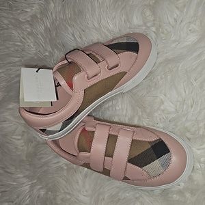 NWT burberry sneakers girls EU size 29